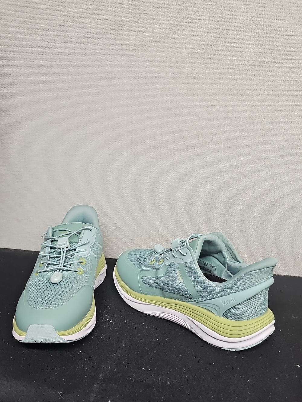 KIZIK LONDON HANDS FREE SNEAKERS BFPM-04-171